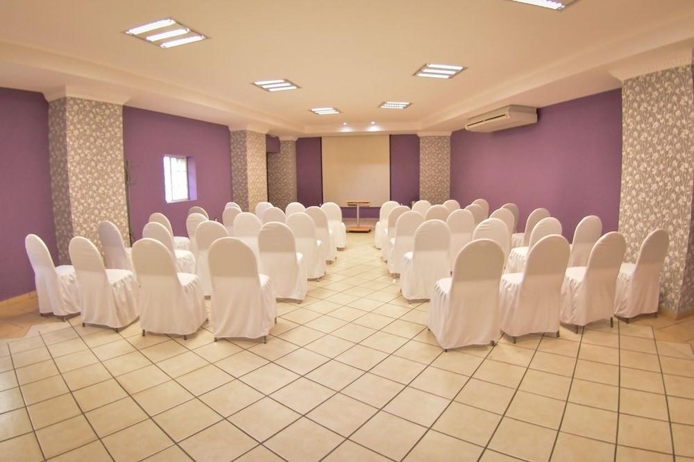 Hotel Real Azteca Boulevard Leon Bagian luar foto