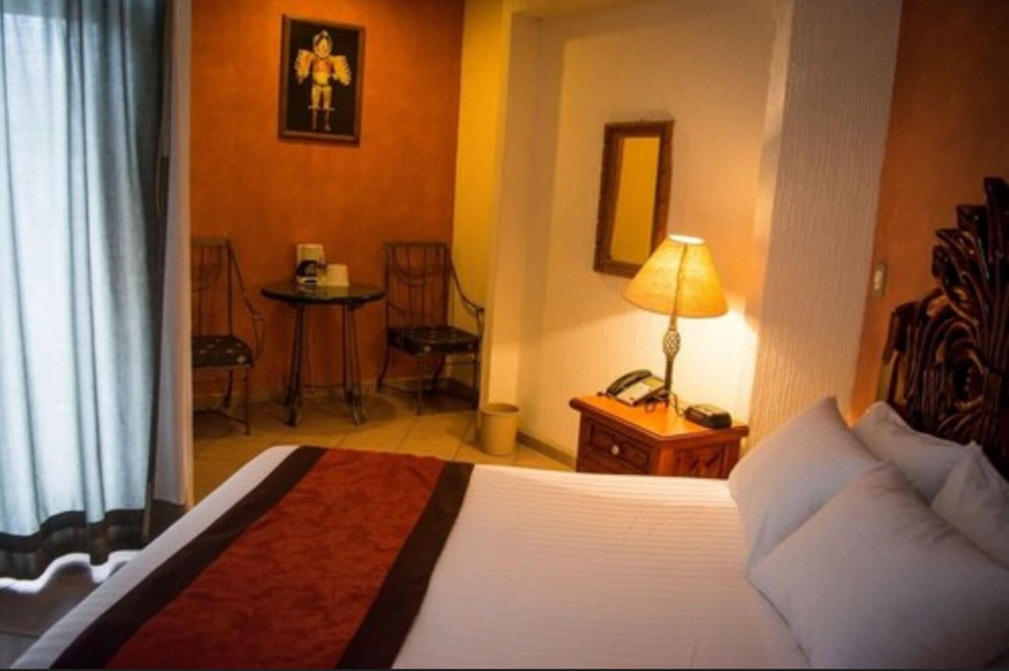 Hotel Real Azteca Boulevard Leon Bagian luar foto