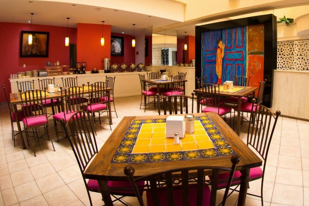 Hotel Real Azteca Boulevard Leon Bagian luar foto